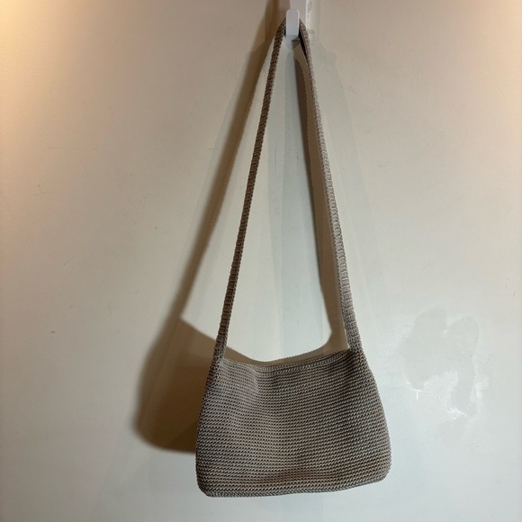 THE SAK Crochet Messenger Style Lined Magnetic Closure Zipper Pocket Crossbody - Picture 11 of 12